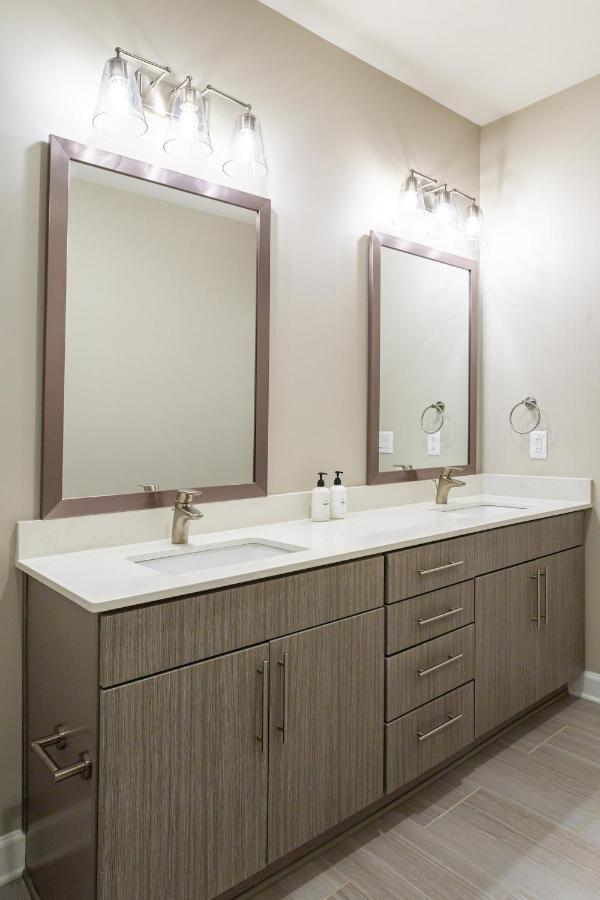 Kasa Freemorewest Charlotte Luaran gambar