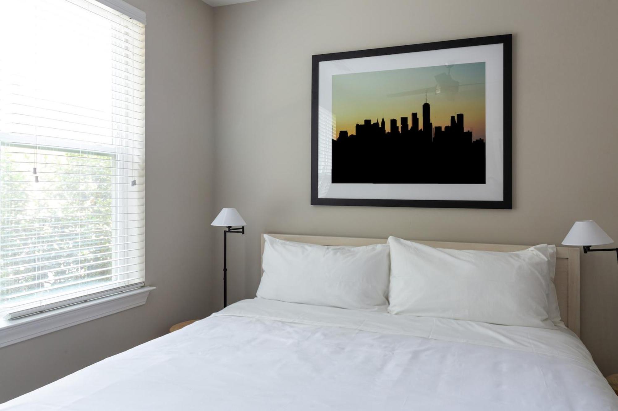 Kasa Freemorewest Charlotte Bilik gambar